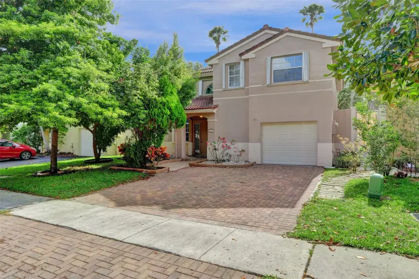 Picture of 2571 E Saratoga Dr, Cooper City FL 33026