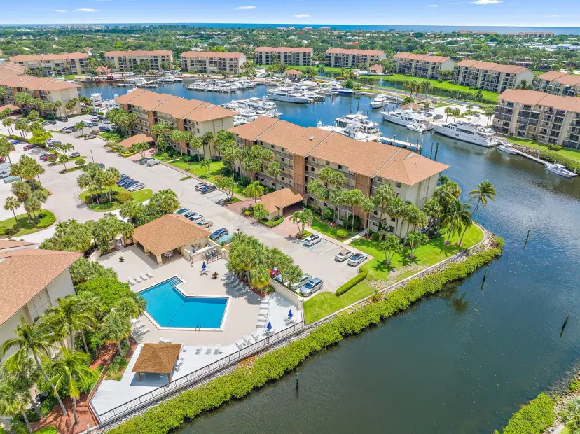 Picture of 1001 Seafarer Circle 502, Jupiter FL 33477