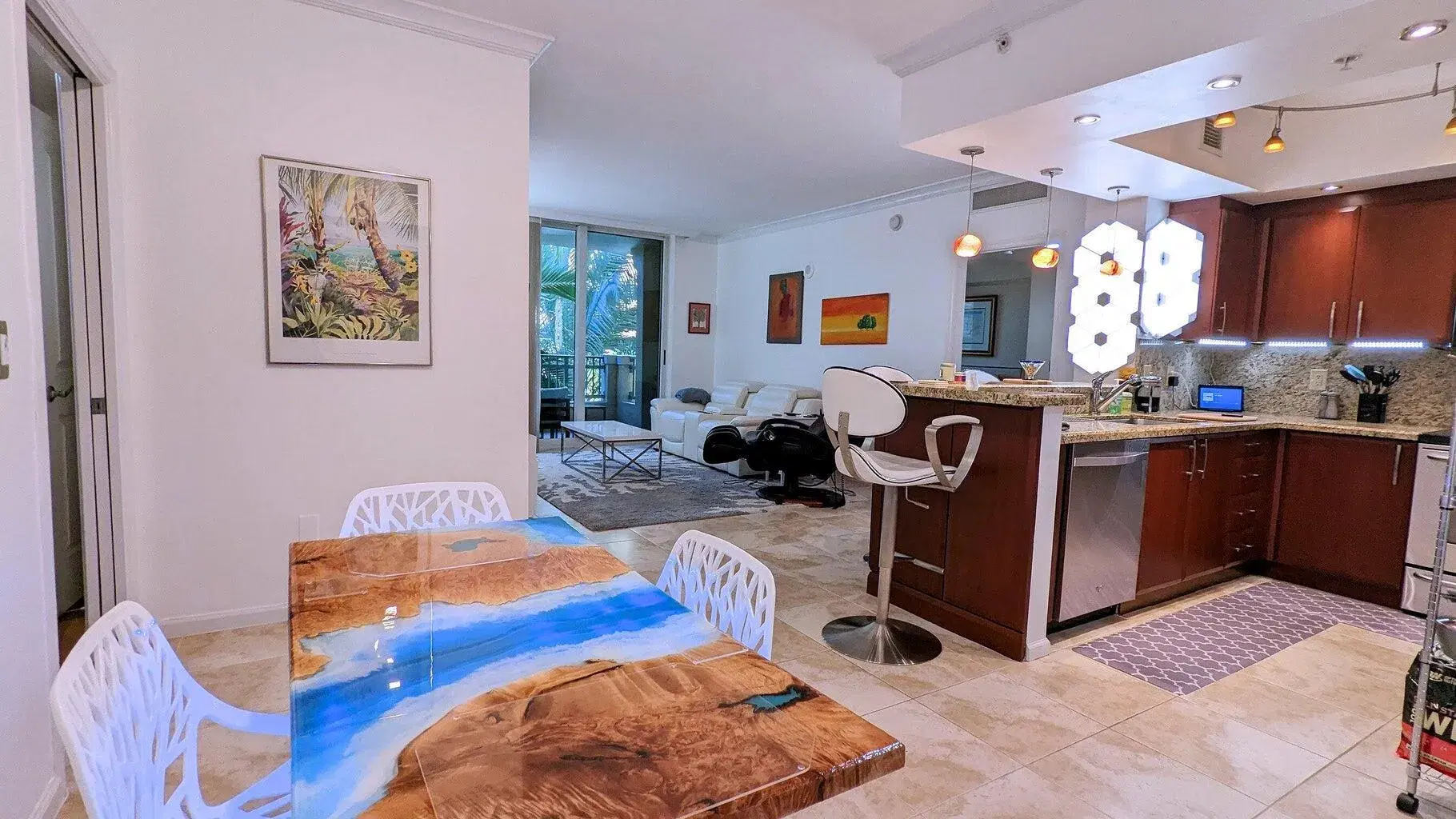 Picture of 403 S Sapodilla Avenue 317, West Palm Beach, FL 33401