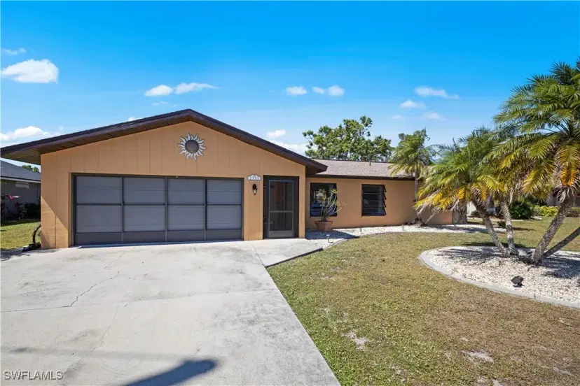 Picture of 2333 Rio De Janeiro Ave, Punta Gorda FL 33983