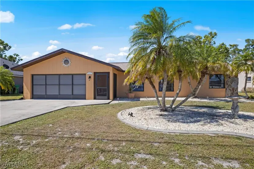 Picture of 2333 Rio De Janeiro Ave, Punta Gorda FL 33983