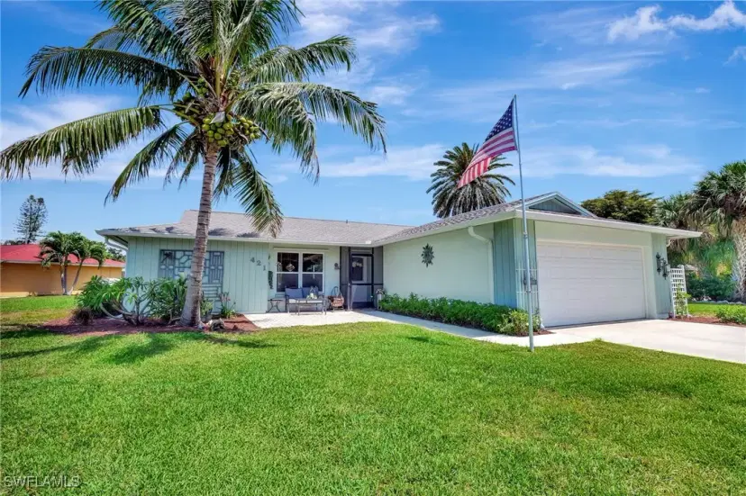 Picture of 421 Marathon Ct, Naples FL 34112