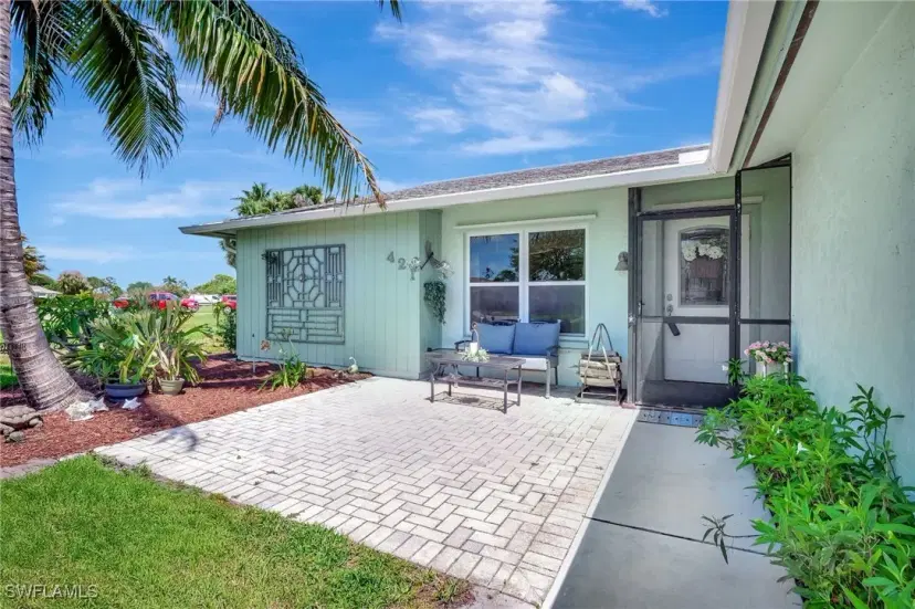 Picture of 421 Marathon Ct, Naples FL 34112