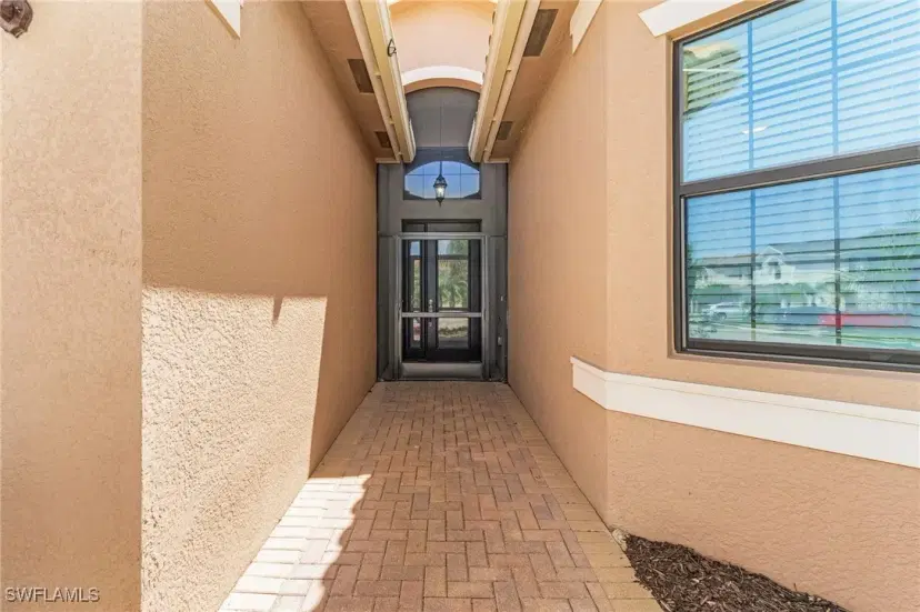 Picture of 10079 Chesapeake Bay Dr, Fort Myers FL 33913