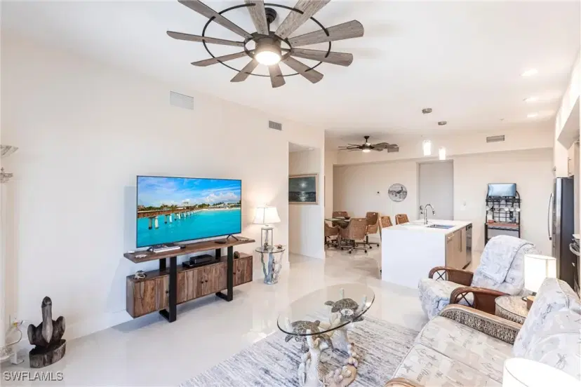 Picture of 15901 Royal Pointe Ln 402, Fort Myers FL 33908