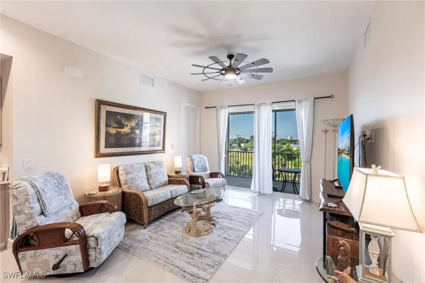 Picture of 15901 Royal Pointe Ln 402, Fort Myers FL 33908