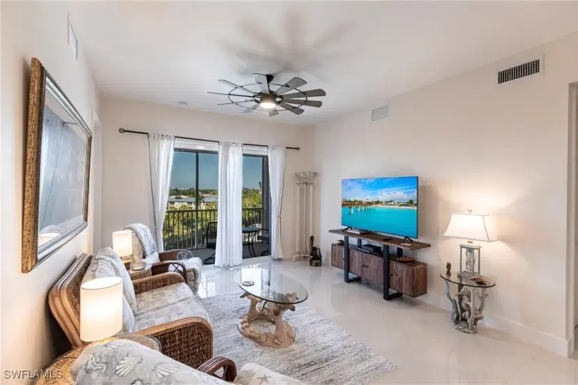 Picture of 15901 Royal Pointe Ln 402, Fort Myers FL 33908