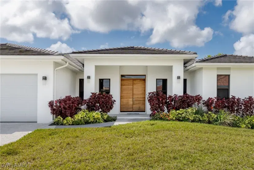Picture of 18355 Fairmont Dr, Naples FL 34114