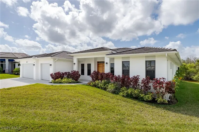 Picture of 18355 Fairmont Dr, Naples FL 34114
