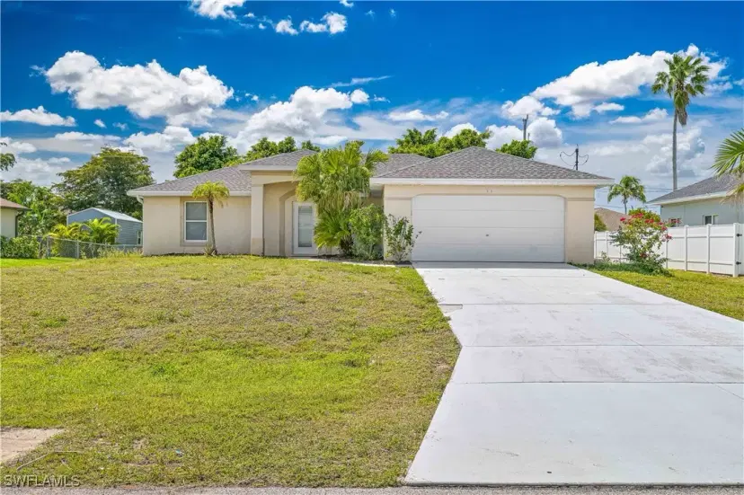 Picture of 810 SW 8Th Ct, Cape Coral FL 33991