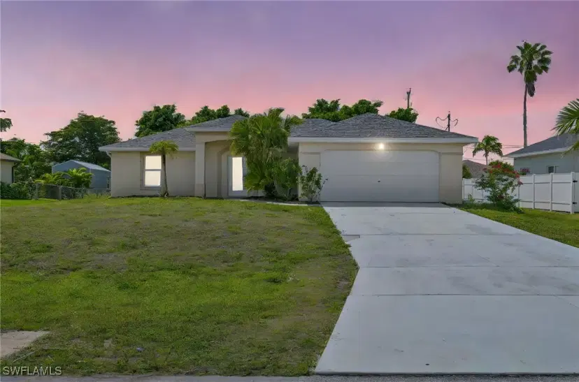 Picture of 810 SW 8Th Ct, Cape Coral FL 33991
