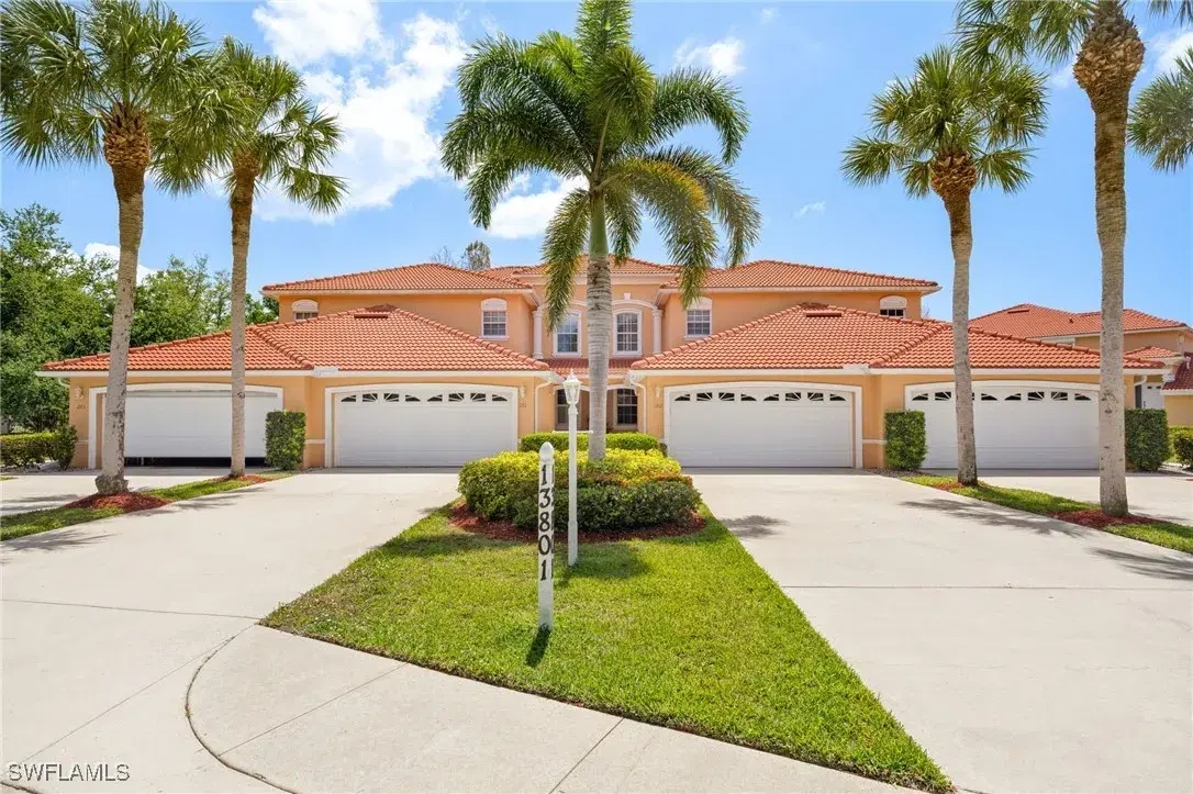 Picture of 13801 Eagle Ridge Lakes Dr 102, Fort Myers, FL 33912