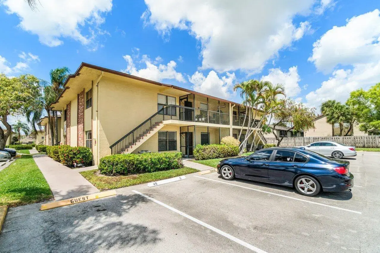 Picture of 10029 Winding Lake Road 101, Sunrise, FL 33351