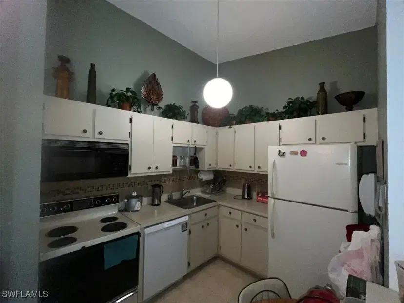 Picture of 14860 Summerlin Woods Dr 5, Fort Myers FL 33919