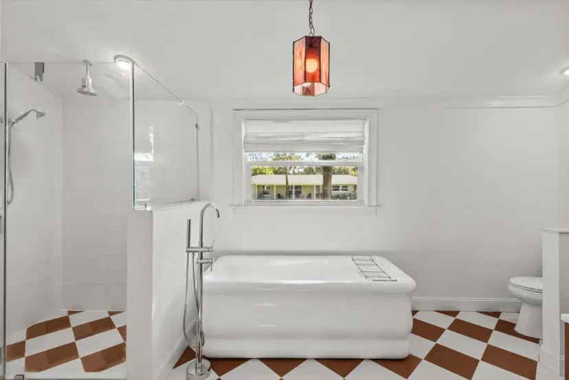 Picture of 2239 Vero Beach Avenue, Vero Beach FL 32960