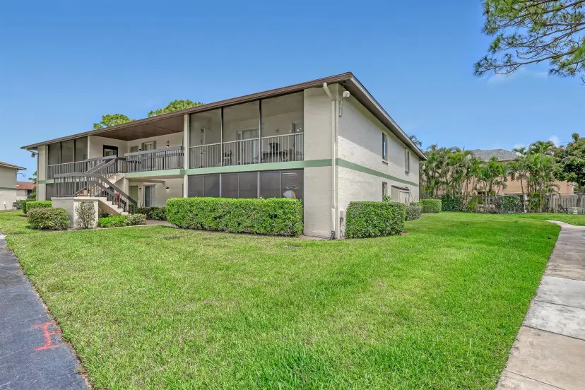 Picture of 6257 Chasewood Drive B, Jupiter FL 33458