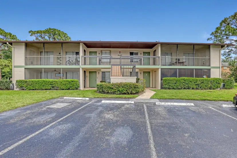 Picture of 6257 Chasewood Drive B, Jupiter FL 33458