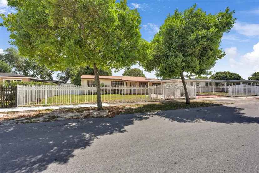 Picture of 3260 NW 174Th St, Miami Gardens FL 33056