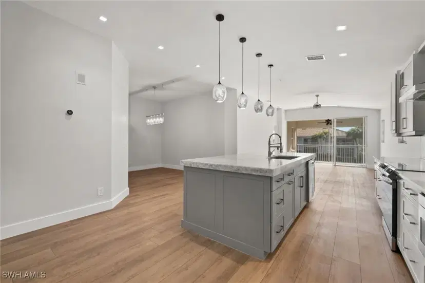 Picture of 6923 Satinleaf Rd N 204, Naples FL 34109