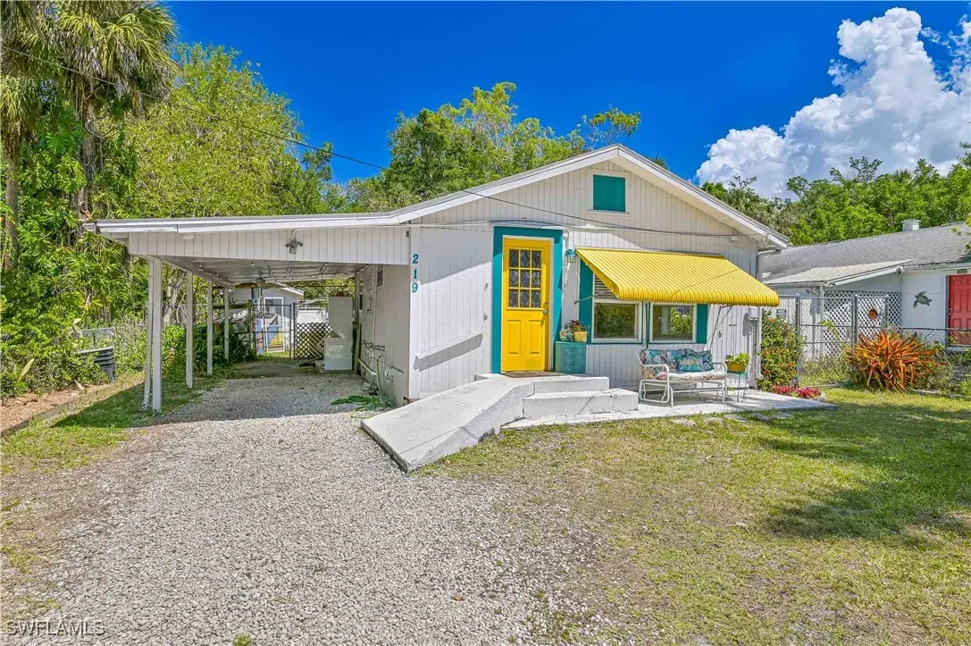 Picture of 219 Granada Blvd, Fort Myers, FL 33905
