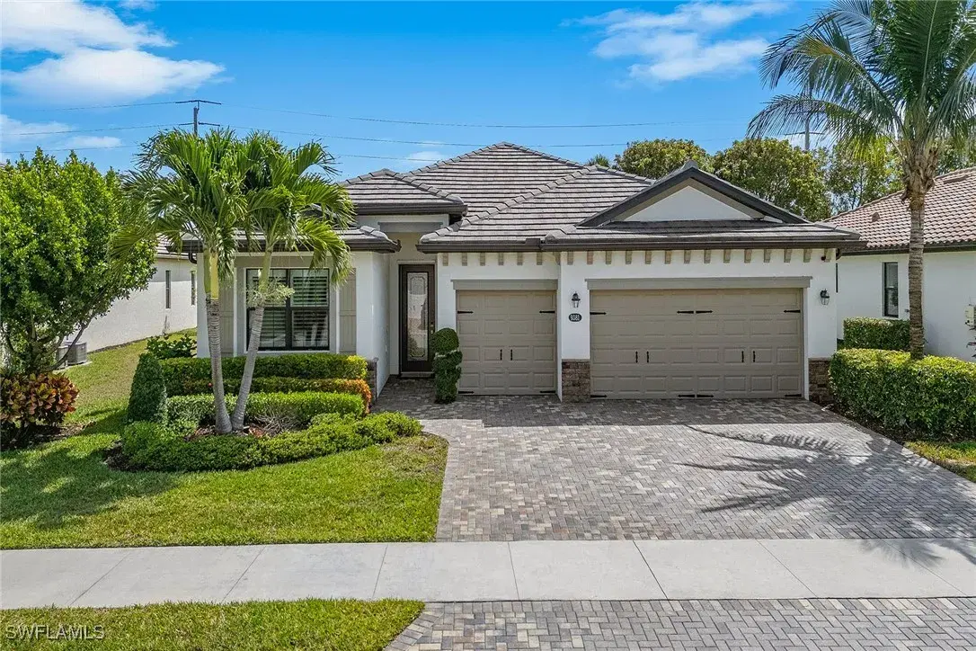 Picture of 9381 Glenforest Dr, Naples, FL 34120