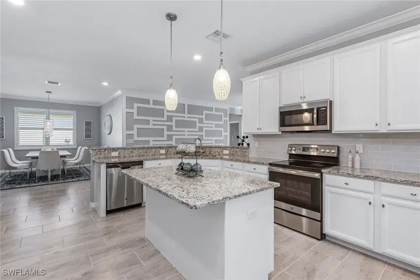 Picture of 9381 Glenforest Dr, Naples FL 34120