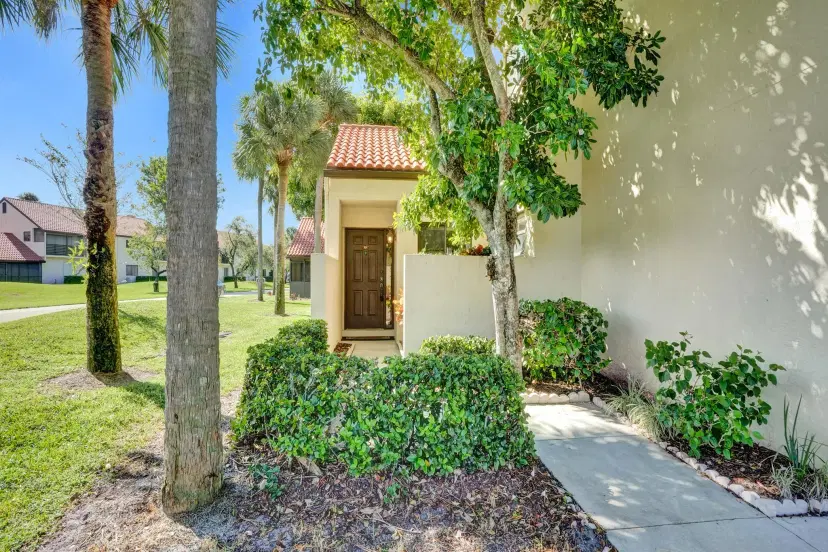 Picture of 12 Via De Casas Sur 101, Boynton Beach FL 33426