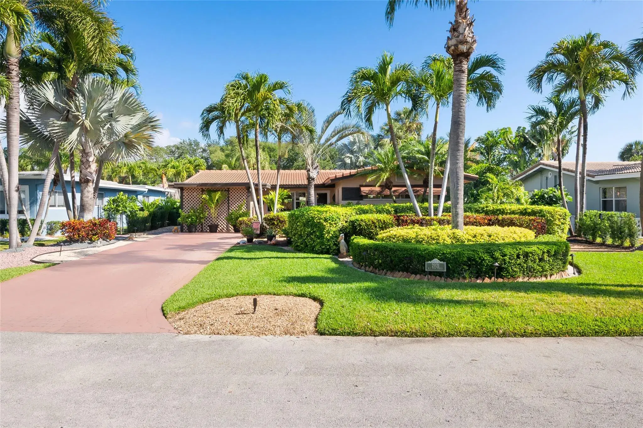 Picture of 2021 NE 27Th St, Lighthouse Point, FL 33064