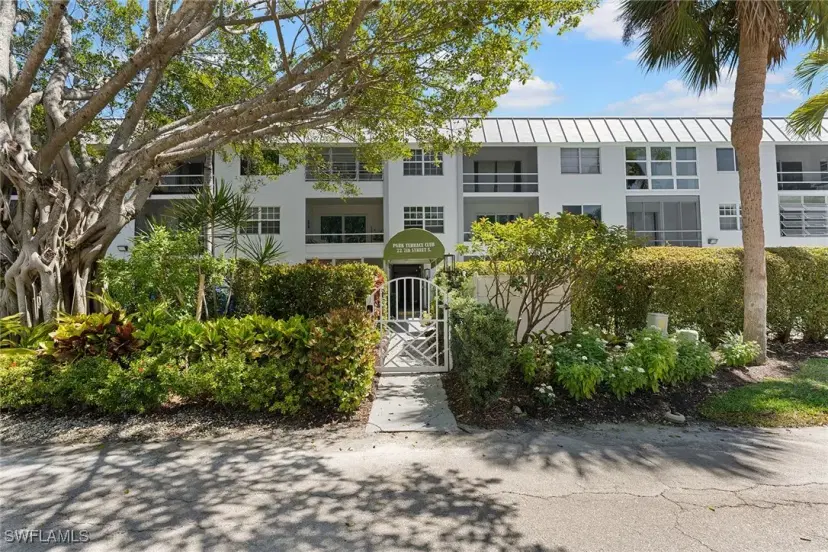 Picture of 72 7Th St S 210, Naples FL 34102