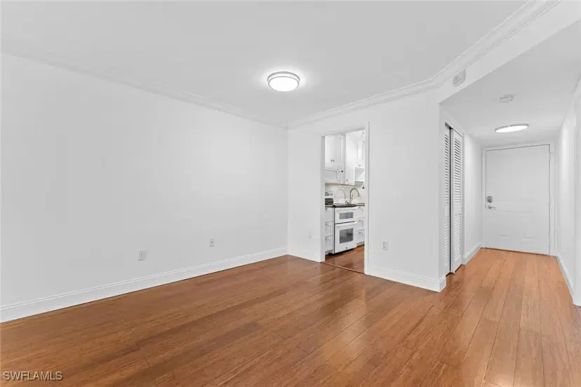 Picture of 72 7Th St S 210, Naples FL 34102