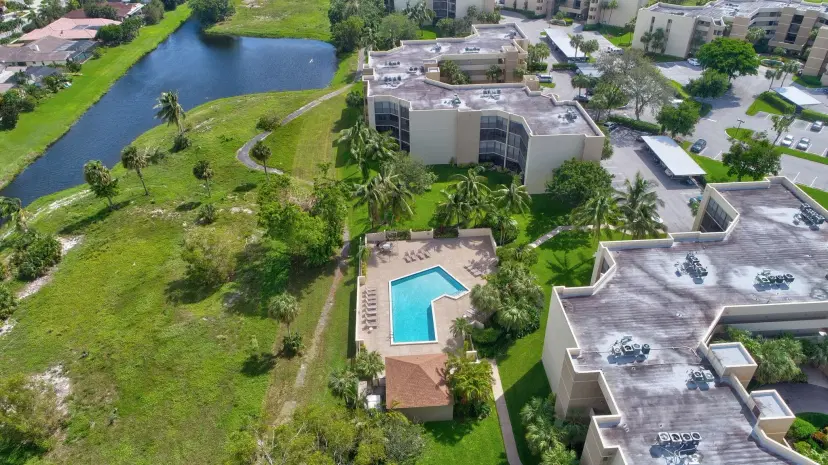 Picture of 5801 Camino Del Sol 406, Boca Raton FL 33433