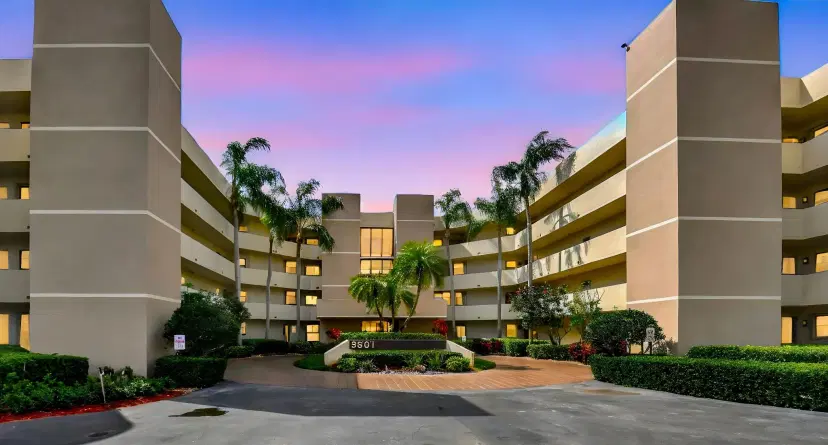 Picture of 5801 Camino Del Sol 406, Boca Raton FL 33433