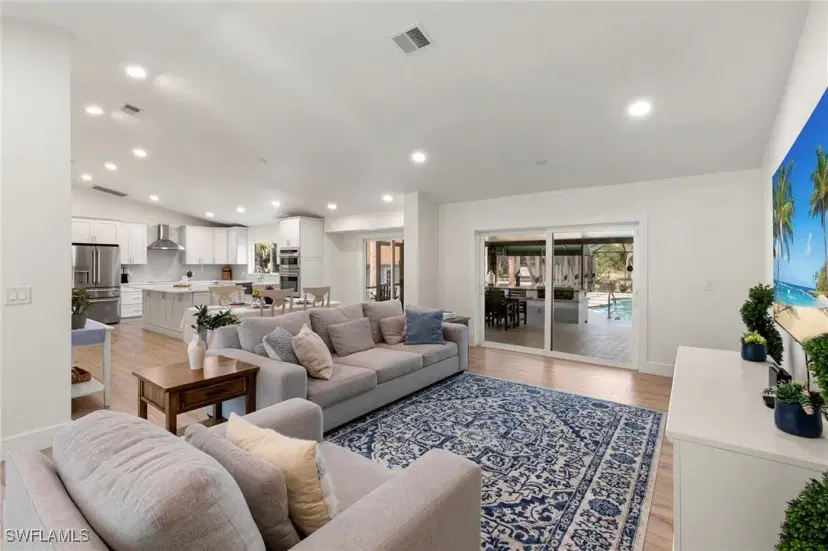Picture of 1020 19Th St Sw, Naples FL 34117