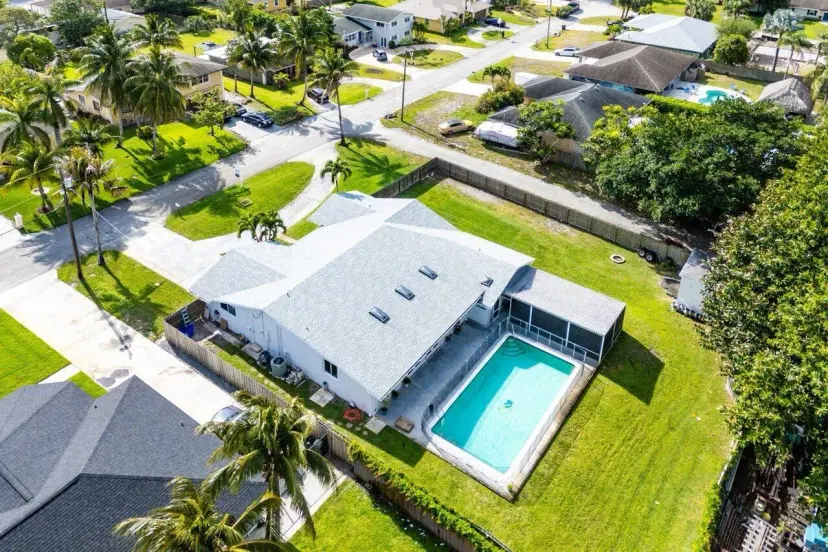 Picture of 6595 N Plymouth Drive, Lake Worth FL 33462