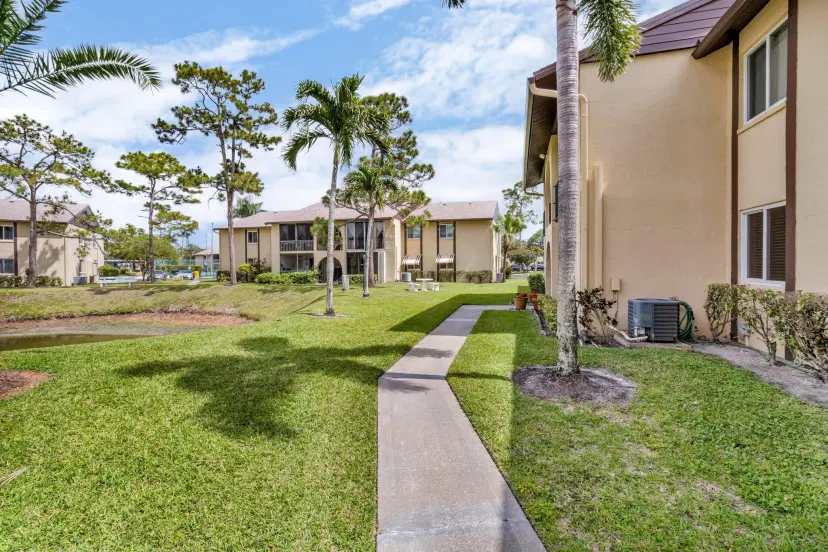 Picture of 331 Pine Ridge Circle C-1, Greenacres FL 33463