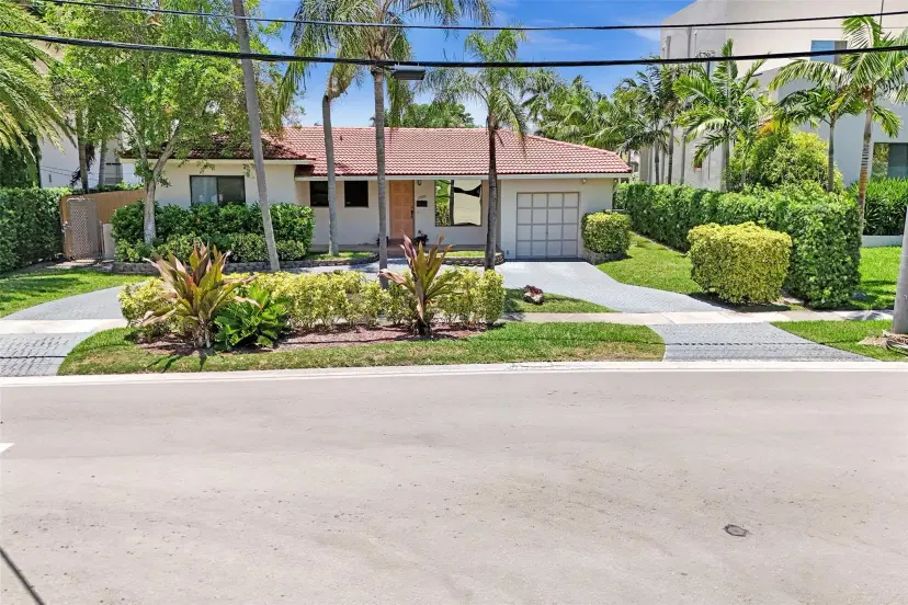 Picture of 12900 N Bayshore Dr, North Miami FL 33181