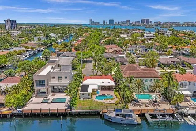 Picture of 12900 N Bayshore Dr, North Miami FL 33181