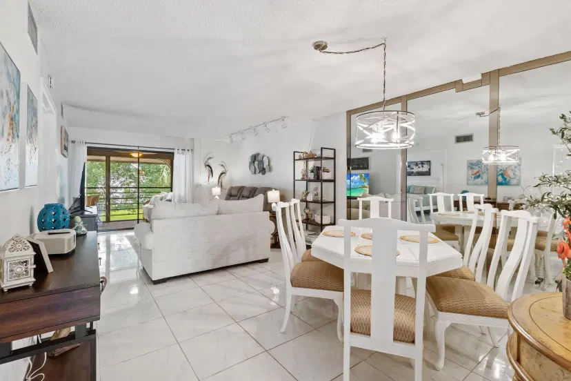 Picture of 5380 Cedar Lake Drive 304, Boynton Beach FL 33437