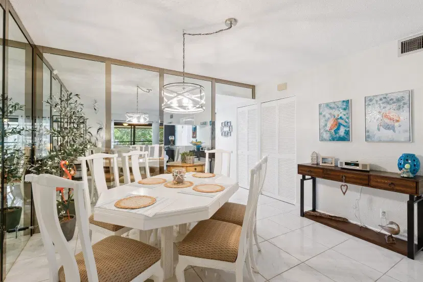 Picture of 5380 Cedar Lake Drive 304, Boynton Beach FL 33437
