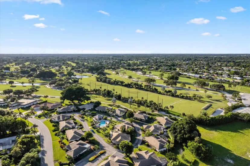 Picture of 102 Villa Circle, Atlantis FL 33462
