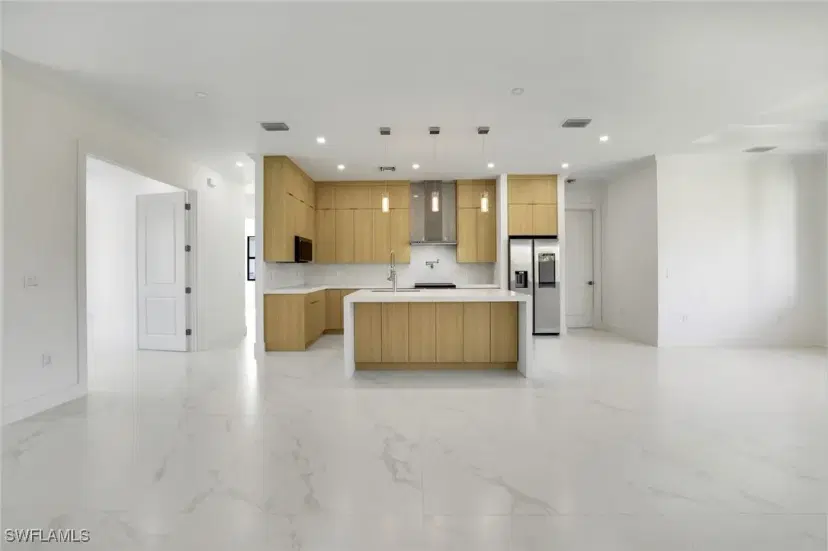 Picture of 135 18Th Ave Nw, Naples FL 34120