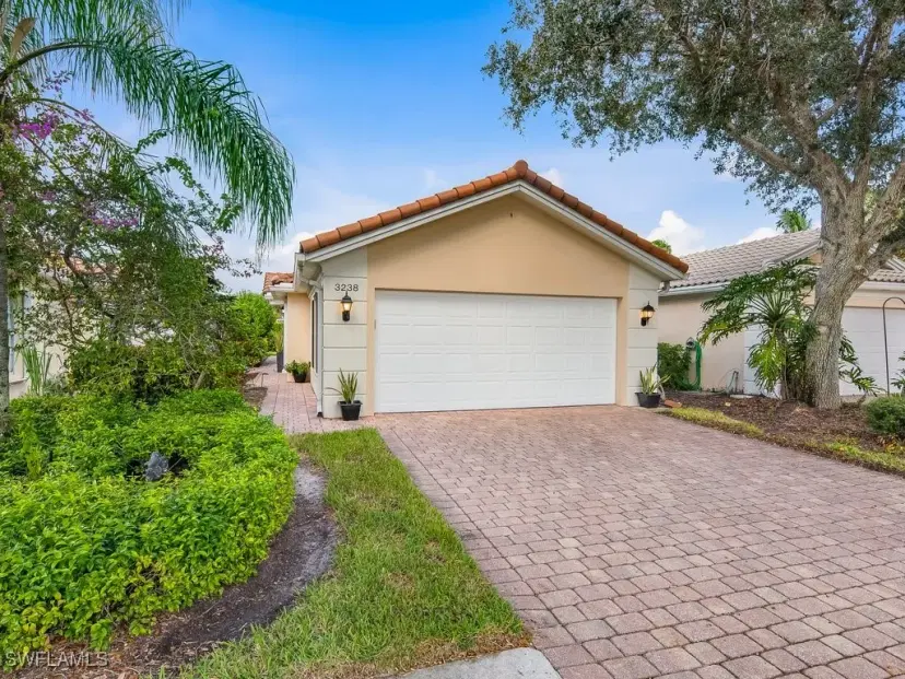Picture of 3238 Barbados Ln, Naples FL 34119