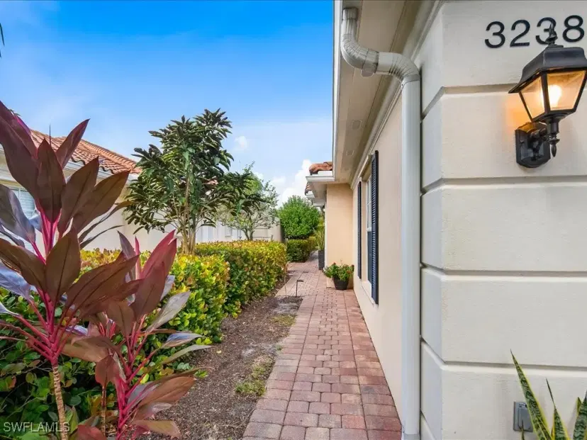 Picture of 3238 Barbados Ln, Naples FL 34119