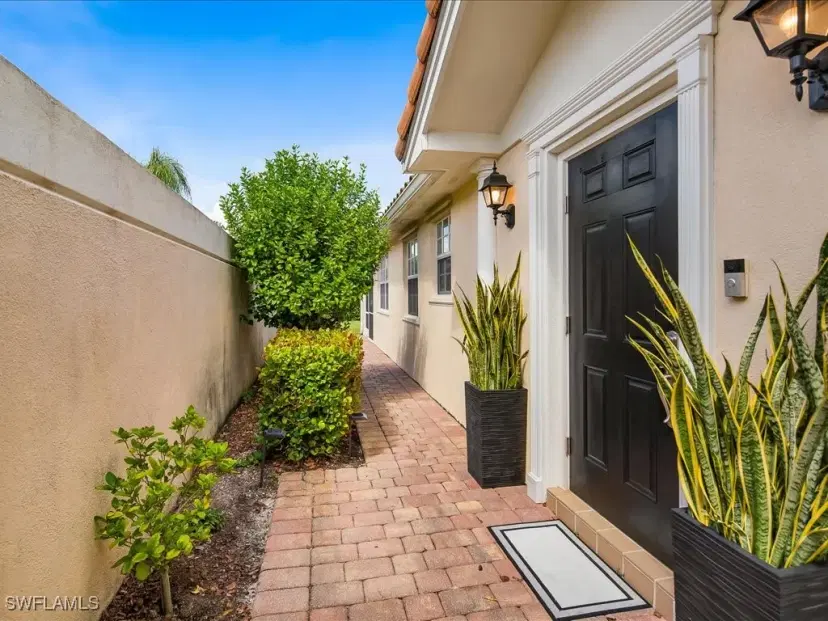 Picture of 3238 Barbados Ln, Naples FL 34119