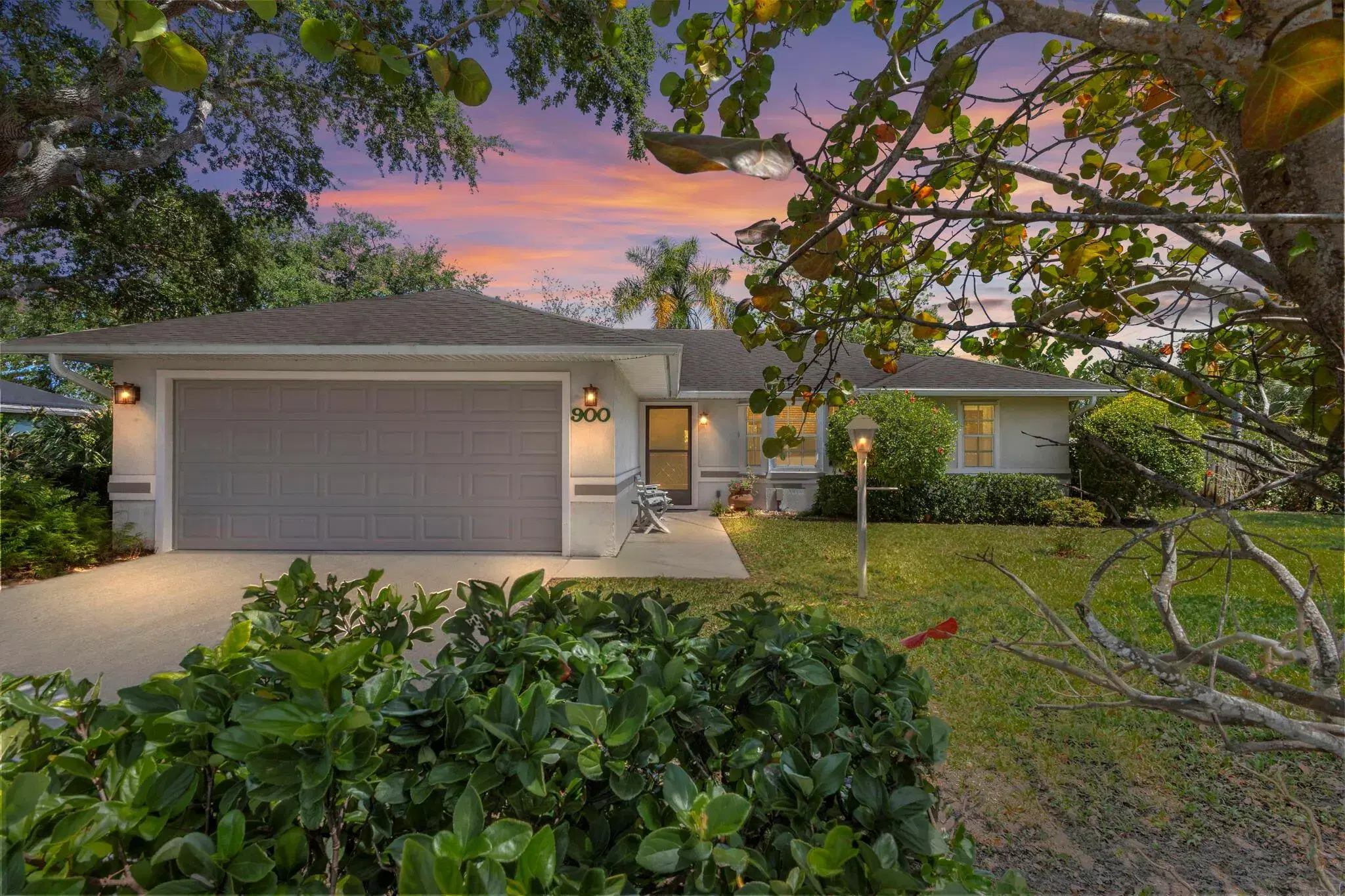 Picture of 900 10Th Court, Vero Beach, FL 32960