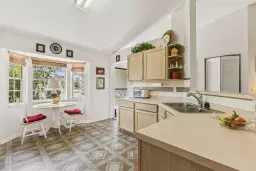 Picture of 900 10Th Court, Vero Beach, FL 32960