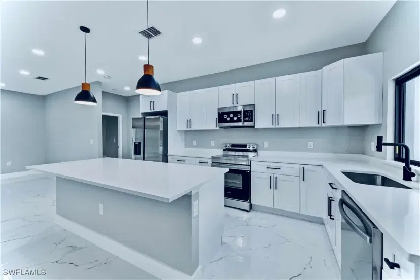 Picture of 1115 Ectone St E, Lehigh Acres FL 33974
