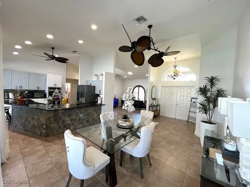 Picture of 940 SE 20Th Ct, Cape Coral FL 33990