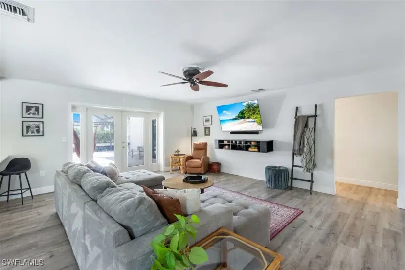 Picture of 79 Constitution Dr, Naples FL 34112