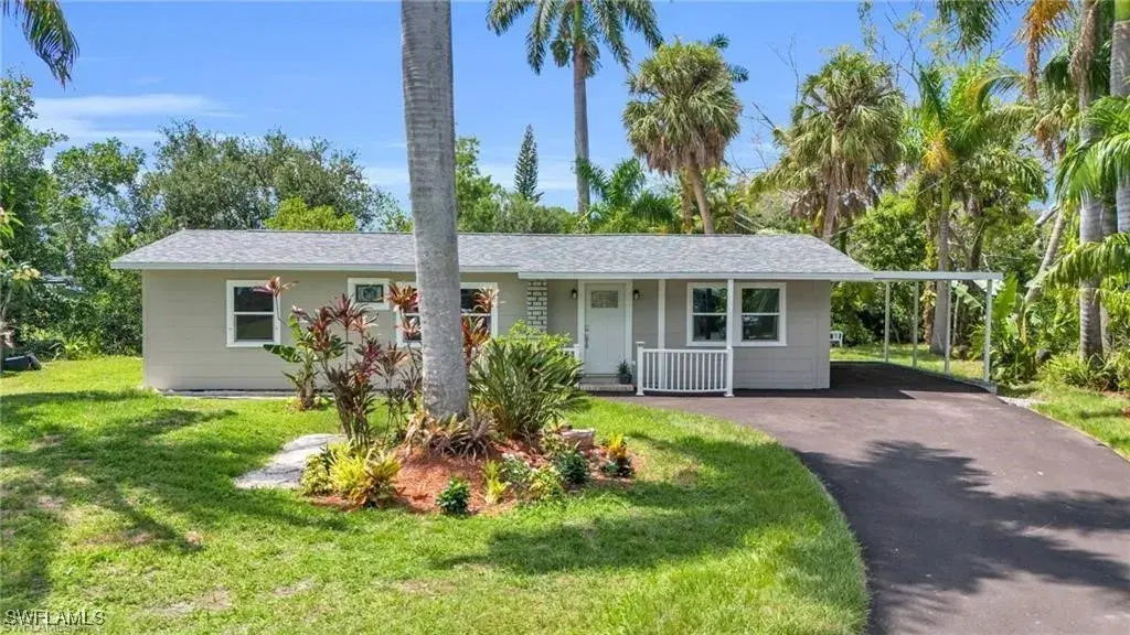 Picture of 135 Standish Cir, North Fort Myers, FL 33903